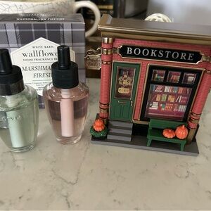 Bath & Body Works Bookstore Wallflower Plug with Green and Pink accents.